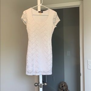 White lace body con